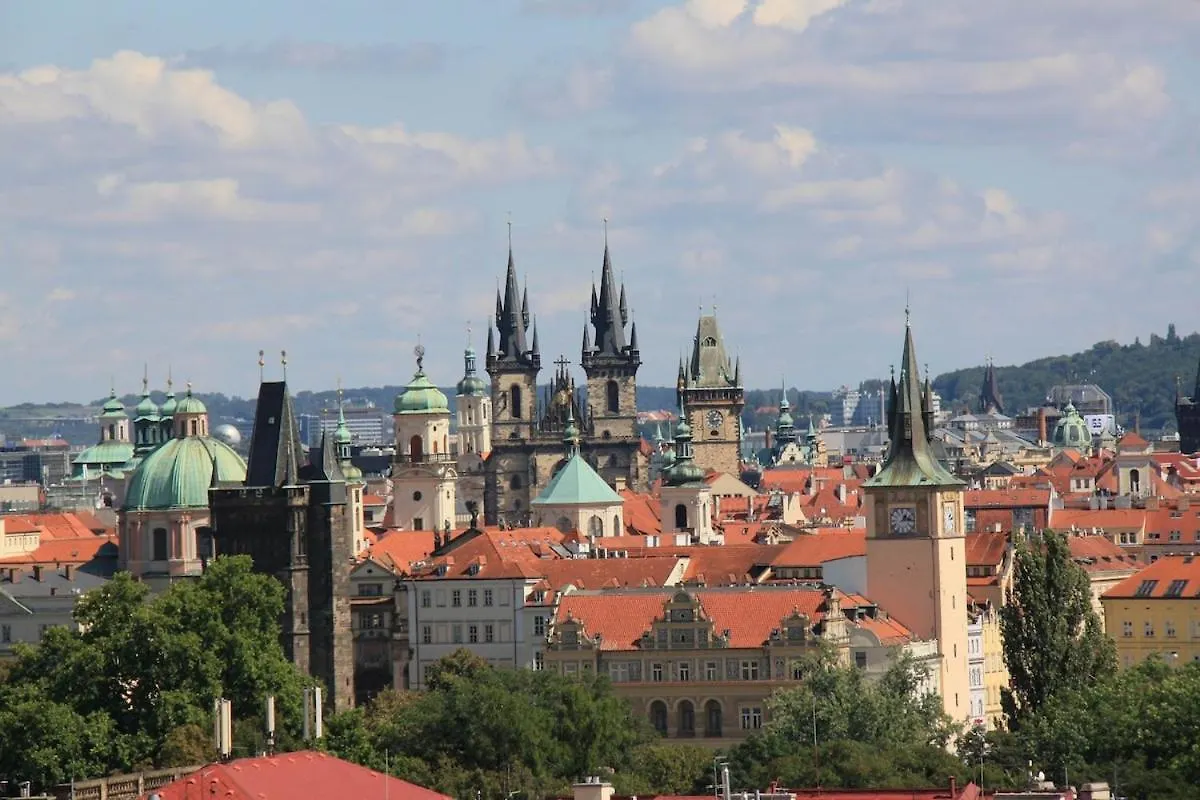 New Large Apartment, Free Parking! Praga 0*,  Czechy